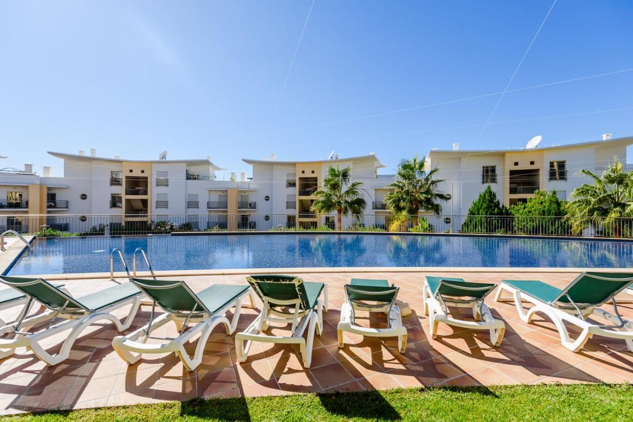 Bnb Homes Ocean View Apartment With Huge Sunny Terrace, 2 Swimming Pools & Tennis Court Albufeira Kültér fotó