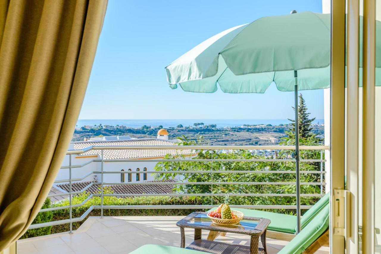 Bnb Homes Ocean View Apartment With Huge Sunny Terrace, 2 Swimming Pools & Tennis Court Albufeira Kültér fotó