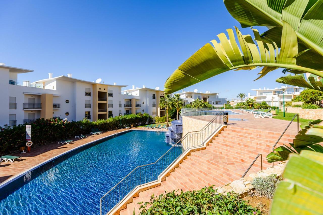 Bnb Homes Ocean View Apartment With Huge Sunny Terrace, 2 Swimming Pools & Tennis Court Albufeira Kültér fotó