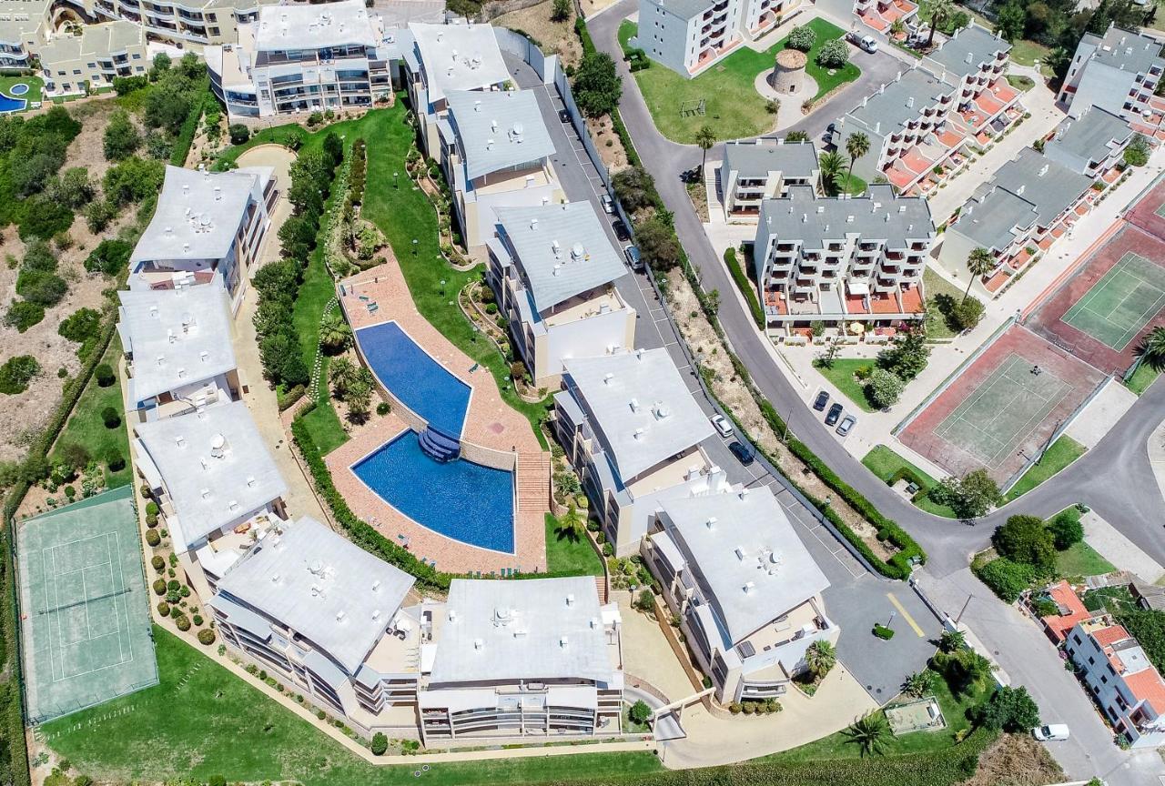 Bnb Homes Ocean View Apartment With Huge Sunny Terrace, 2 Swimming Pools & Tennis Court Albufeira Kültér fotó