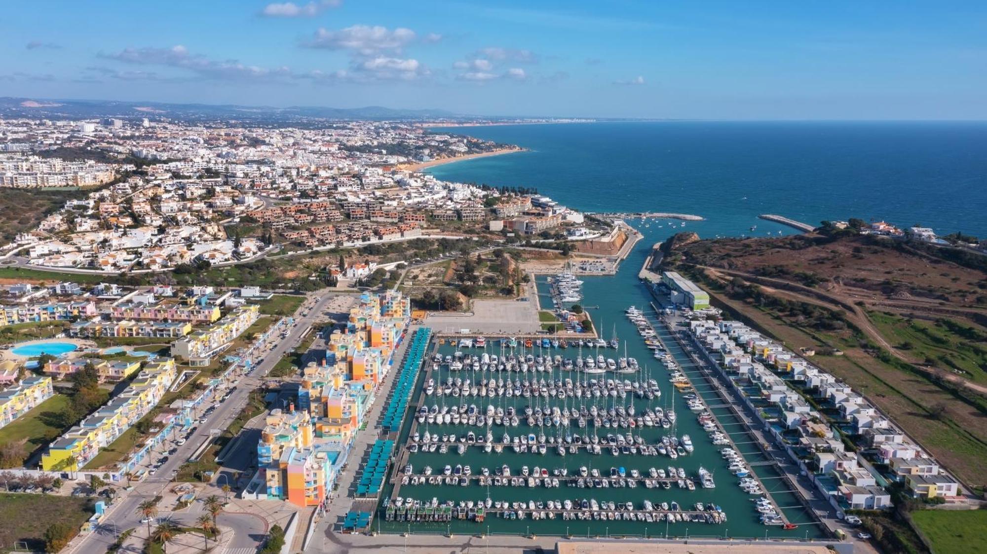 Bnb Homes Ocean View Apartment With Huge Sunny Terrace, 2 Swimming Pools & Tennis Court Albufeira Kültér fotó