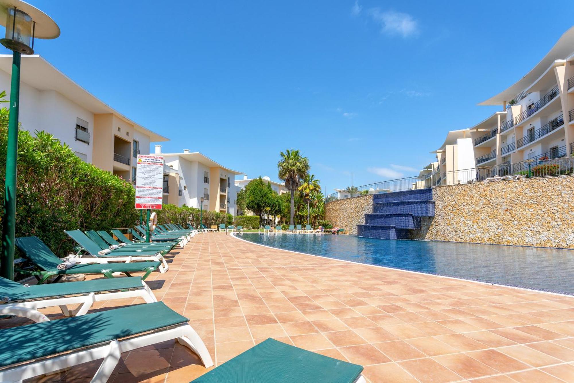Bnb Homes Ocean View Apartment With Huge Sunny Terrace, 2 Swimming Pools & Tennis Court Albufeira Kültér fotó